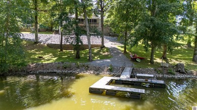 Built in 2019, this one level Lake Barkley waterfront home - photo 2