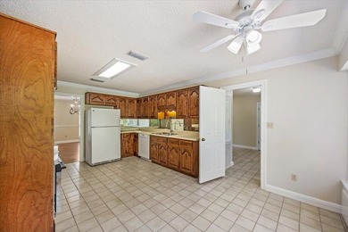 Welcome to a comfortable country retreat tucked into the highly - photo 34