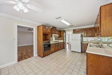 Welcome to a comfortable country retreat tucked into the highly - photo 36