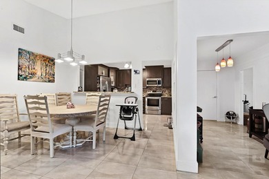 Welcome to this thoughtfully designed townhouse in Lakeside - photo 7