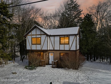 Sunset Lake Home For Sale in Pocono Summit Pennsylvania
