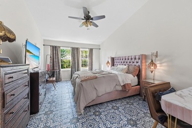 Mediterranean-style 3-bedroom, 2-bath, 1-car garage villa in St - photo 18