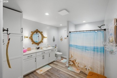 Exceptional custom home built in 2023, offering quality - photo 21