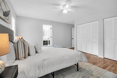 Fully updated 2-bedroom, 2-bath villa with attached garage - photo 22