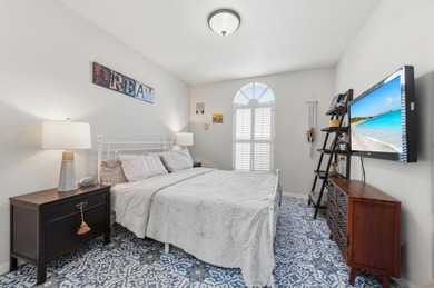 Mediterranean-style 3-bedroom, 2-bath, 1-car garage villa in St - photo 25
