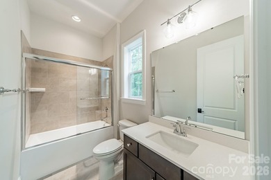 Beautiful new custom home in the Irish Creek Country Club - photo 30