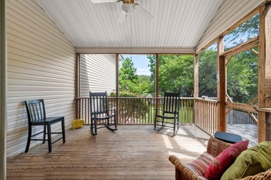 Welcome to this stunning Charleston-style traditional home - photo 33