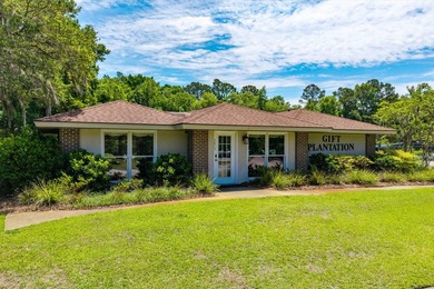 Welcome to this stunning Charleston-style traditional home - photo 45