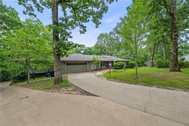 Now PRICED BELOW APPRAISED VALUE, this is a rare opportunity to - photo 2