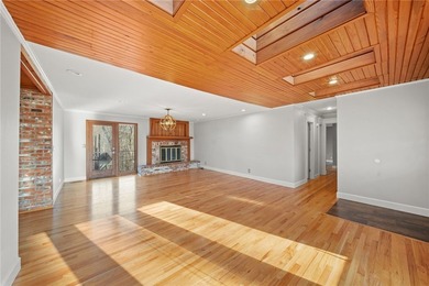 Now PRICED BELOW APPRAISED VALUE, this is a rare opportunity to - photo 4