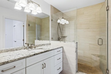Featuring a desired architectural layout, this one-bedroom condo - photo 5