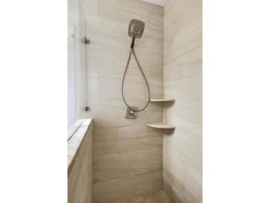 Featuring a desired architectural layout, this one-bedroom condo - photo 6