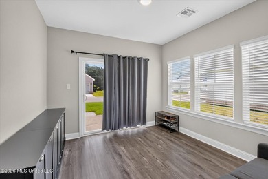 With new construction going up all around Savannah Estates, it - photo 20