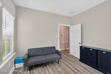 With new construction going up all around Savannah Estates, it - photo 21