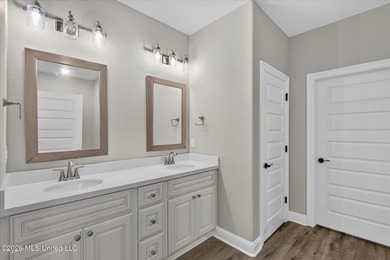 With new construction going up all around Savannah Estates, it - photo 24