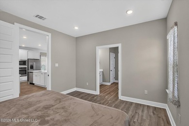 With new construction going up all around Savannah Estates, it - photo 27