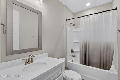 With new construction going up all around Savannah Estates, it - photo 33