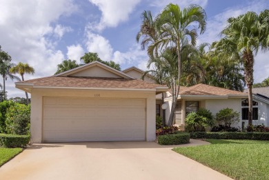 (private lake, pond, creek) Home For Sale in Palm Beach Gardens Florida