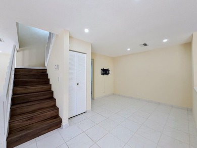 RARE 3BR/2.5BA WITH PREMIUM PRIVACY! CLEAN, WELL-MAINTAINED & - photo 20