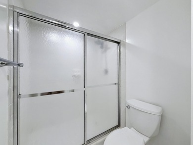 RARE 3BR/2.5BA WITH PREMIUM PRIVACY! CLEAN, WELL-MAINTAINED & - photo 30