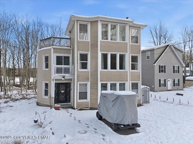 Arrowhead Lake Home For Sale in Pocono Lake Pennsylvania