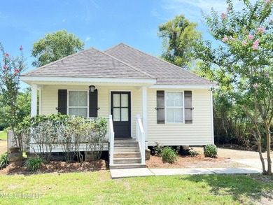 Well-maintained 3-bedroom, 2-bath home located on beautiful Jeff - photo 1