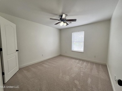 Well-maintained 3-bedroom, 2-bath home located on beautiful Jeff - photo 8