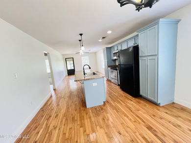 Well-maintained 3-bedroom, 2-bath home located on beautiful Jeff - photo 9