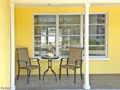 Huge Corner Lot - Pool Home - 2 Bedrooms + Large Den, Can be - photo 3