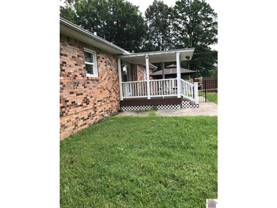 Great 4 bedroom 3 bath brick home in Ledbetter on nice level .67 - photo 6