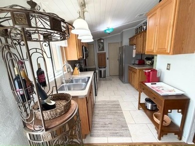Golf Course Living w/ Comfort & Style! Well-maintained - photo 9
