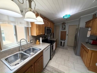 Golf Course Living w/ Comfort & Style! Well-maintained - photo 10