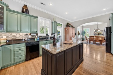 PRICE REDUCED!!! This exceptional custom-built residence - photo 13