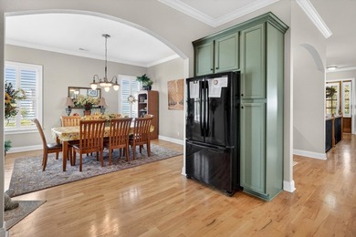 PRICE REDUCED!!! This exceptional custom-built residence - photo 14