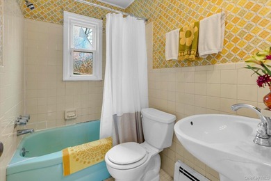 Experience the quintessential Bellport lifestyle in this - photo 14