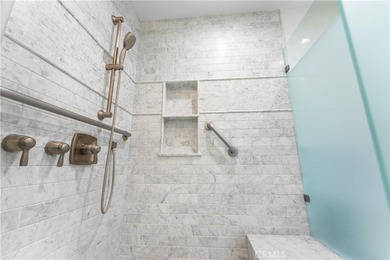 Gorgeous throughout, with a spectacular view - this 2 bedroom 2 - photo 26