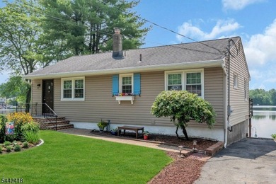 Welcome to affordable lakefront living on beautiful Lake Shawnee - photo 1