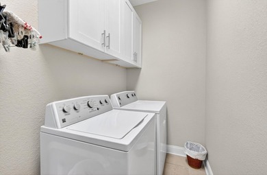 PRICE REDUCED!!! This exceptional custom-built residence - photo 53