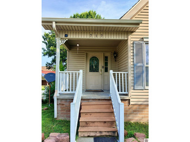 SHORT SALE OPPORTUNITY! Move-in ready and packed with value - photo 2