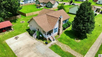 SHORT SALE OPPORTUNITY! Move-in ready and packed with value - photo 5