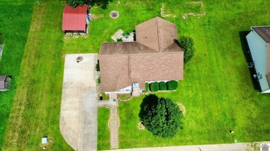 SHORT SALE OPPORTUNITY! Move-in ready and packed with value - photo 7