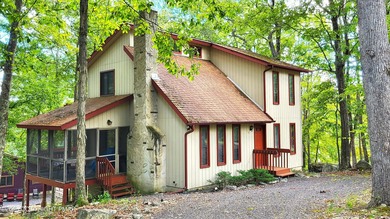 Mill Pond Home For Sale in Bushkill Pennsylvania