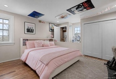 Stunning Fully Renovated Colonial Located In The Highly - photo 14