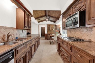 Welcome to 2814 Forest Grove Drive! Step into this impeccably - photo 15