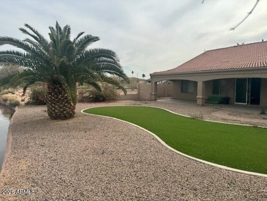 Amazing LAKE FRONT 3 bed 2 bath, fully landscaped TURF front and - photo 18