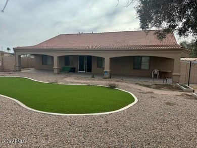 Amazing LAKE FRONT 3 bed 2 bath, fully landscaped TURF front and - photo 19