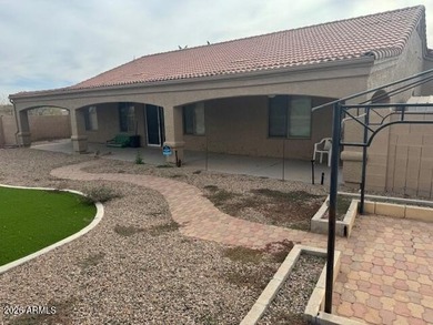 Amazing LAKE FRONT 3 bed 2 bath, fully landscaped TURF front and - photo 20