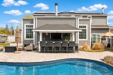 Stunning Fully Renovated Colonial Located In The Highly - photo 20