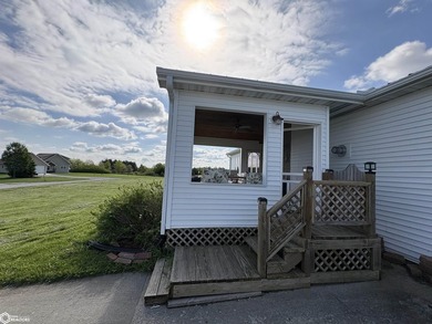 Enjoy the best of lake living with this inviting lakeside ranch - photo 5