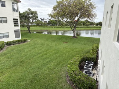 Welcome to this two-bedroom, one-and-a-half-bath waterfront - photo 3